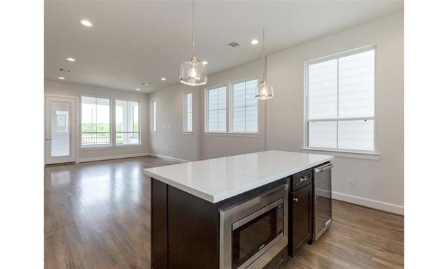 2802 Grand Fountains Drive F, Houston, TX 77054