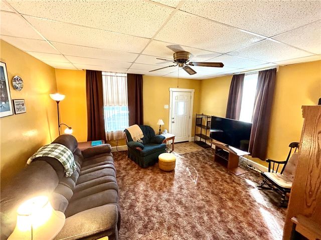 1206 Chestnut St, Connellsville, PA 15425