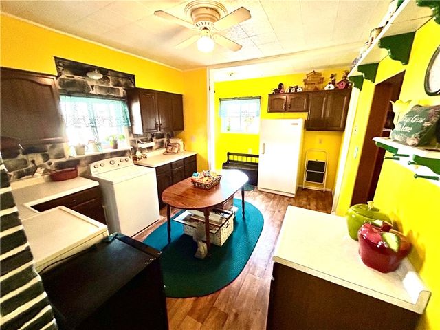 1206 Chestnut St, Connellsville, PA 15425