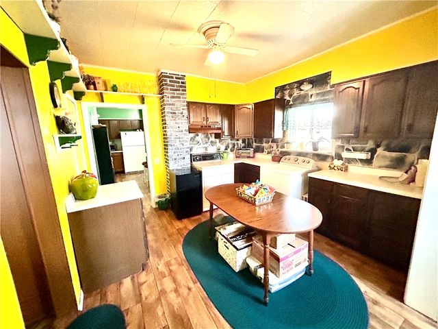 1206 Chestnut St, Connellsville, PA 15425