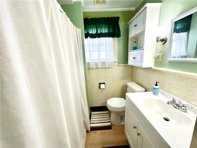 1206 Chestnut St, Connellsville, PA 15425