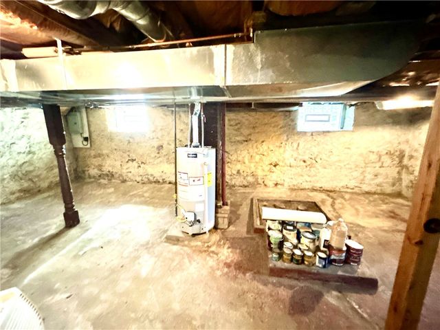 1206 Chestnut St, Connellsville, PA 15425