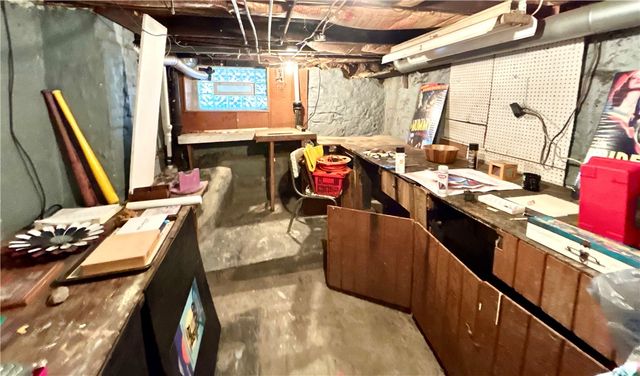 1206 Chestnut St, Connellsville, PA 15425