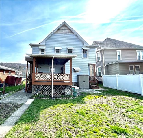 1206 Chestnut St, Connellsville, PA 15425