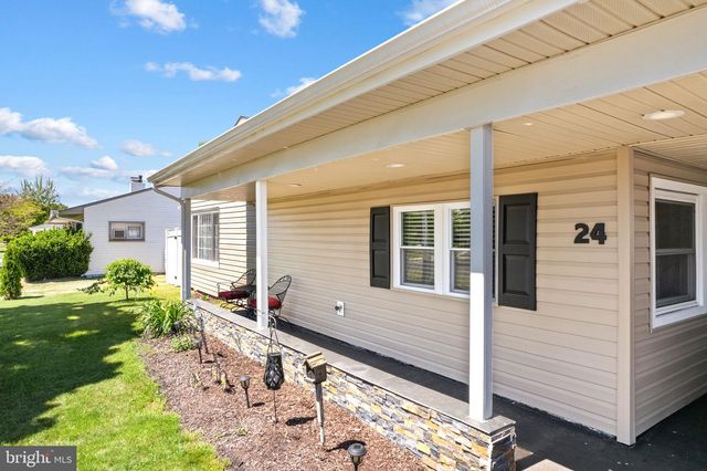 24 GARDEN LN, Levittown, PA 19055