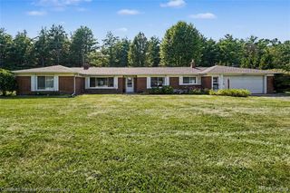 181 Sterling Drive, Lapeer, MI 48446