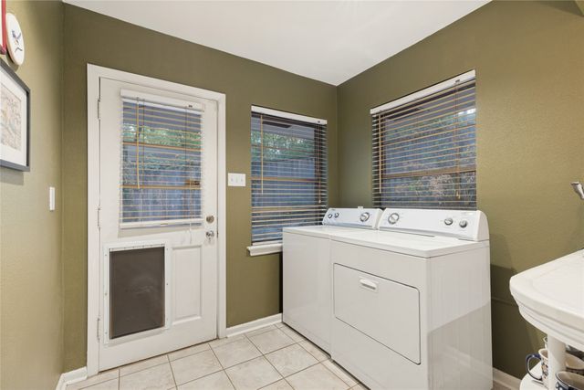 737 N Hampton Road, Dallas, TX 75208