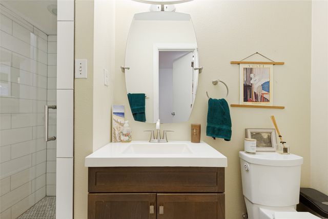 737 N Hampton Road, Dallas, TX 75208