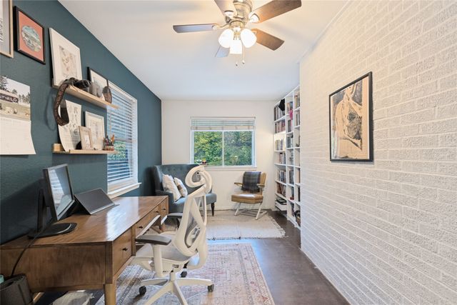 737 N Hampton Road, Dallas, TX 75208