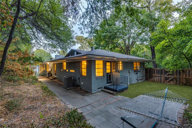 737 N Hampton Road, Dallas, TX 75208
