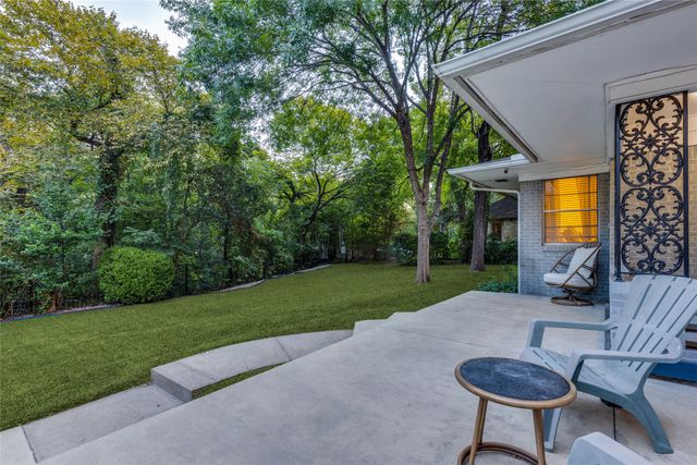 737 N Hampton Road, Dallas, TX 75208