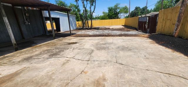 2514 Winbern Street, Houston, TX 77004