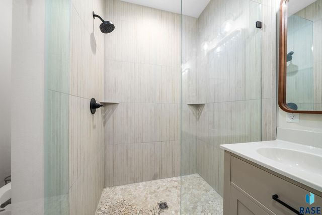 6313 S Heatherridge Ave Avenue, Sioux Falls, SD 57108