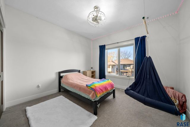 6313 S Heatherridge Ave Avenue, Sioux Falls, SD 57108