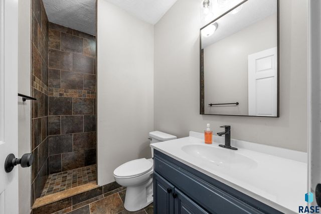 6313 S Heatherridge Ave Avenue, Sioux Falls, SD 57108