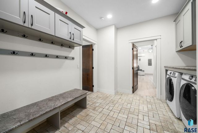 6313 S Heatherridge Ave Avenue, Sioux Falls, SD 57108