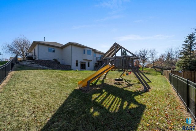 6313 S Heatherridge Ave Avenue, Sioux Falls, SD 57108