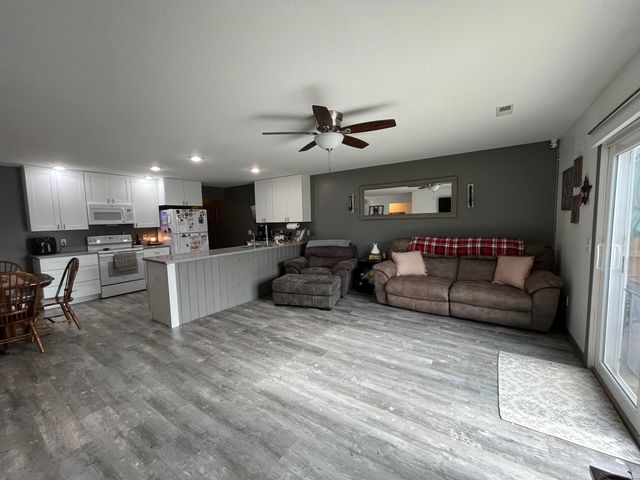 212 N Deborah Dr Apt A, Fremont, IN 46737