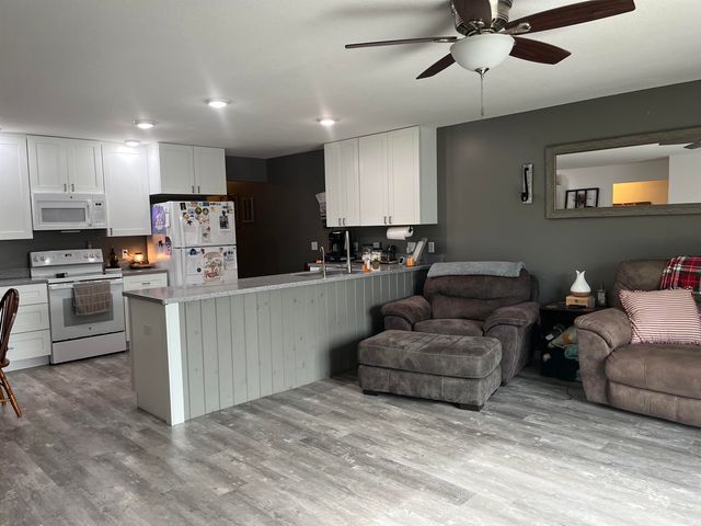 212 N Deborah Dr Apt A, Fremont, IN 46737