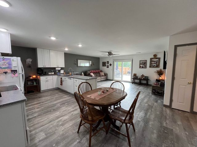 212 N Deborah Dr Apt A, Fremont, IN 46737