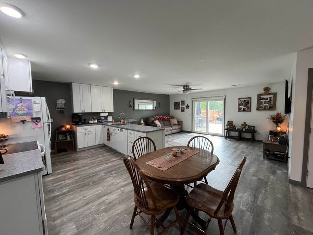 212 N Deborah Dr Apt A, Fremont, IN 46737