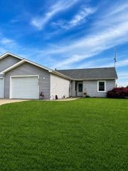 212 N Deborah Dr Apt A, Fremont, IN 46737
