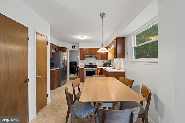211 SWEDESBORO AVE, Gibbstown, NJ 08027
