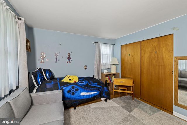 211 SWEDESBORO AVE, Gibbstown, NJ 08027