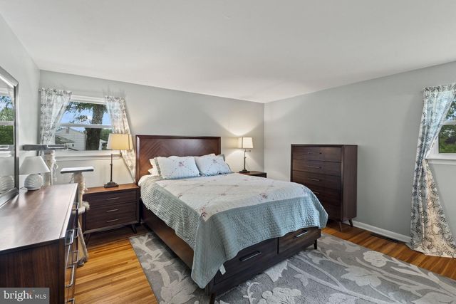 211 SWEDESBORO AVE, Gibbstown, NJ 08027