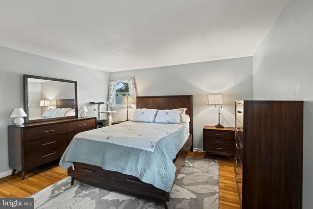 211 SWEDESBORO AVE, Gibbstown, NJ 08027