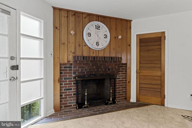 211 SWEDESBORO AVE, Gibbstown, NJ 08027