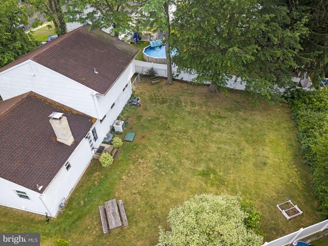 211 SWEDESBORO AVE, Gibbstown, NJ 08027