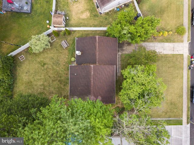 211 SWEDESBORO AVE, Gibbstown, NJ 08027