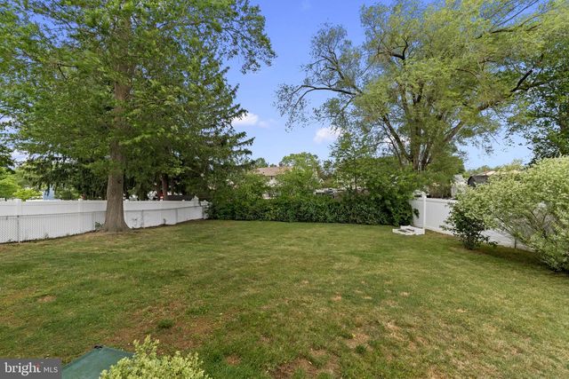 211 SWEDESBORO AVE, Gibbstown, NJ 08027