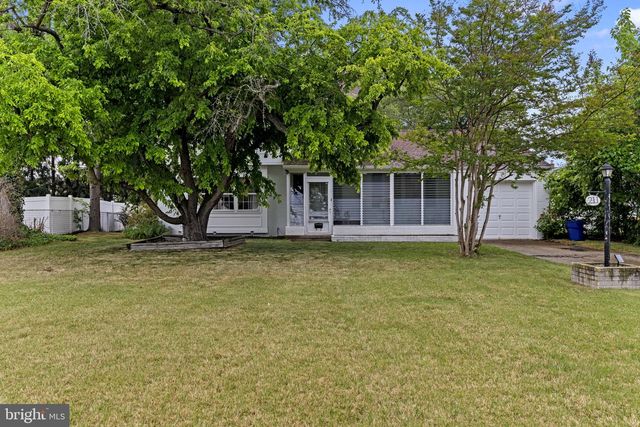 211 SWEDESBORO AVE, Gibbstown, NJ 08027