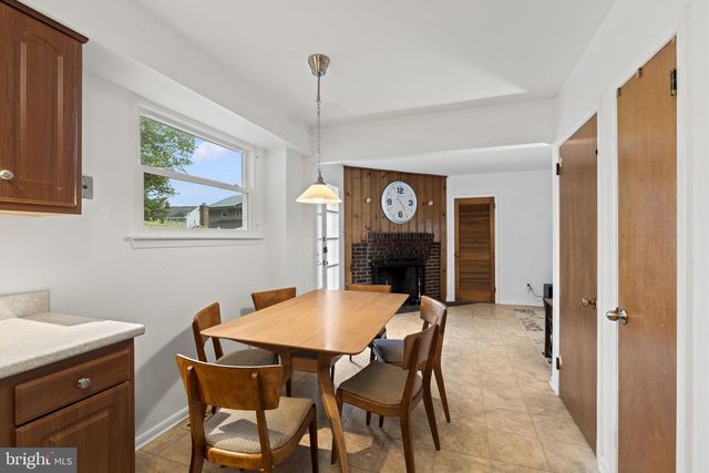 211 SWEDESBORO AVE, Gibbstown, NJ 08027