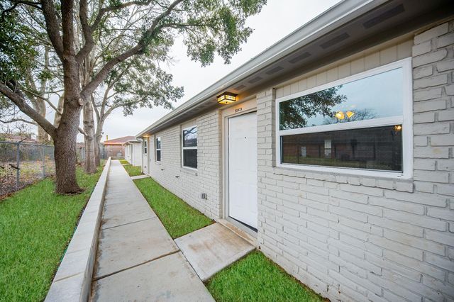 5040 Mallow Street B, Houston, TX 77033