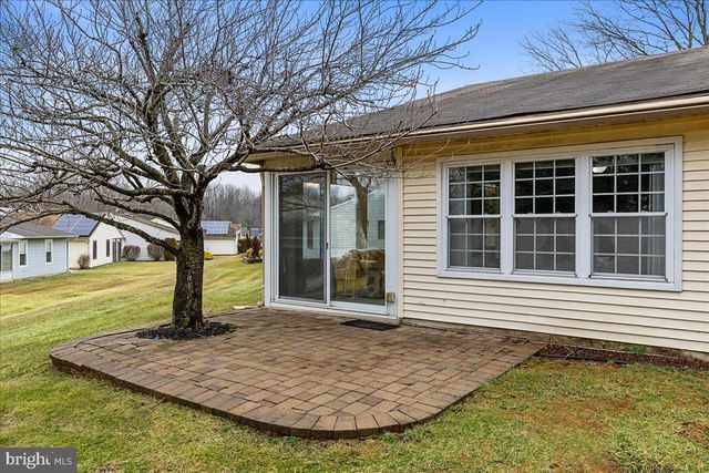 23 MEADOWWOOD CT, Columbus, NJ 08022