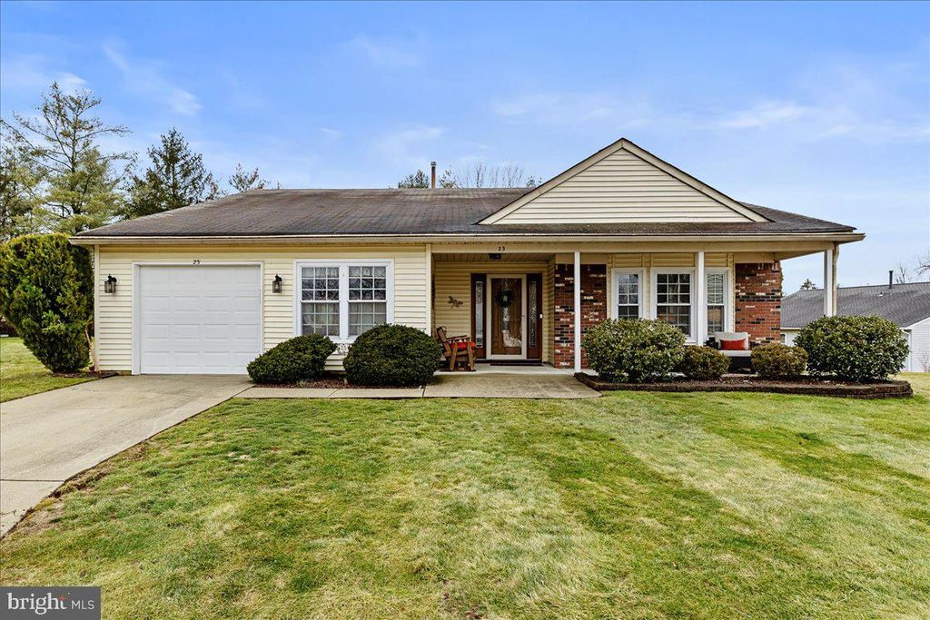 23 MEADOWWOOD CT, Columbus, NJ 08022