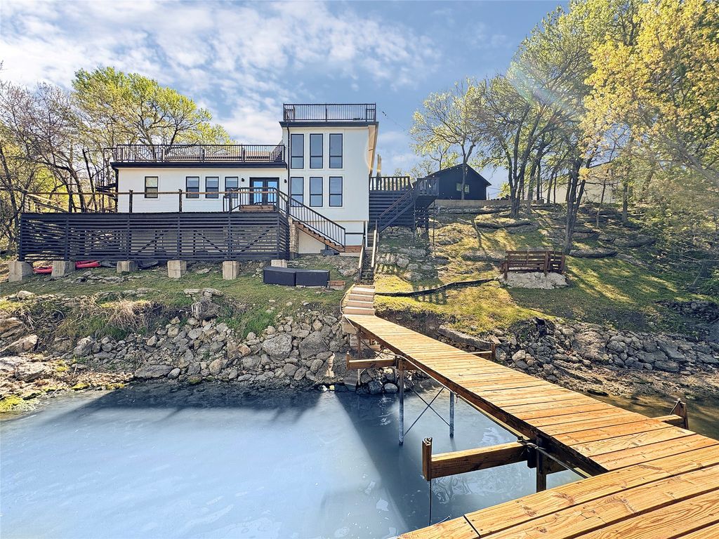 4401 Clarke Drive, Fort Worth, TX 76135