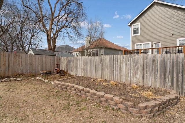 2132 E 26th Street, Lawrence, KS 66046