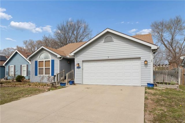 2132 E 26th Street, Lawrence, KS 66046