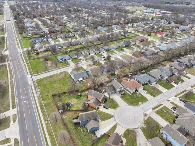 2132 E 26th Street, Lawrence, KS 66046