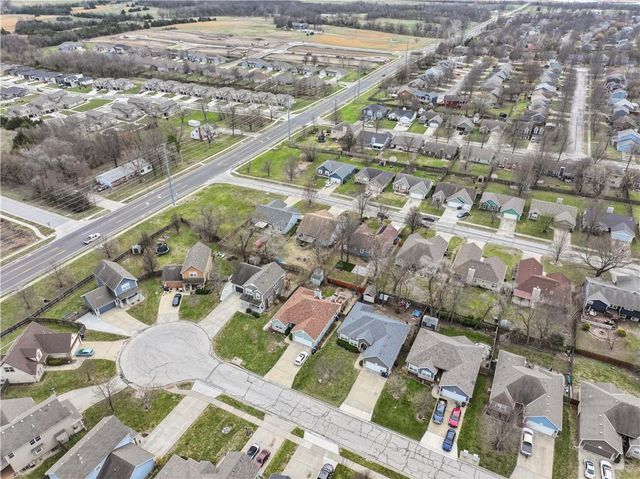 2132 E 26th Street, Lawrence, KS 66046