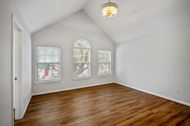 323 Plaza Del Sol Park, Houston, TX 77020