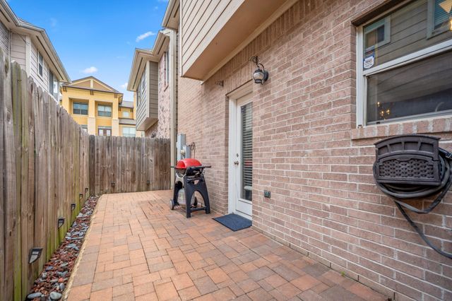 323 Plaza Del Sol Park, Houston, TX 77020