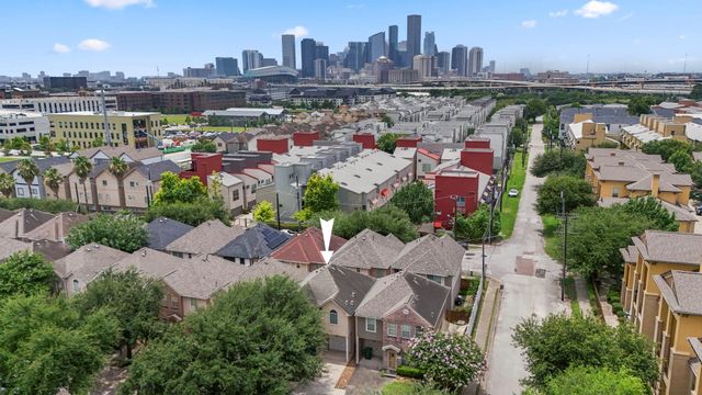323 Plaza Del Sol Park, Houston, TX 77020
