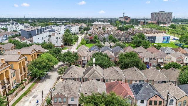323 Plaza Del Sol Park, Houston, TX 77020