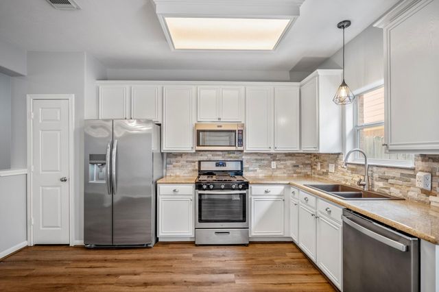 323 Plaza Del Sol Park, Houston, TX 77020