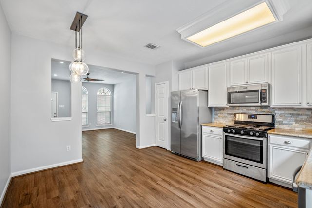 323 Plaza Del Sol Park, Houston, TX 77020